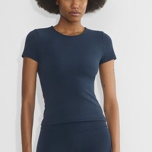 ARITZIA BUTTER Essential T-Shirt